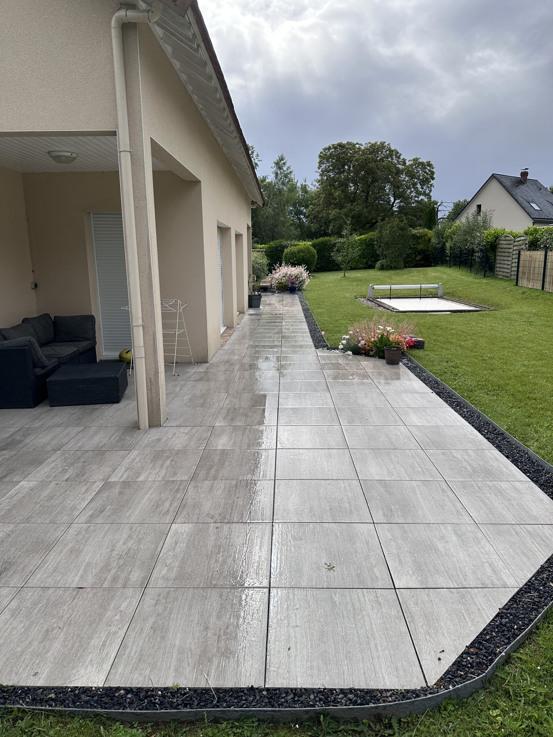 Du Rêve au jardin -Création de terrasse en céramique à Neauphle-le-Château