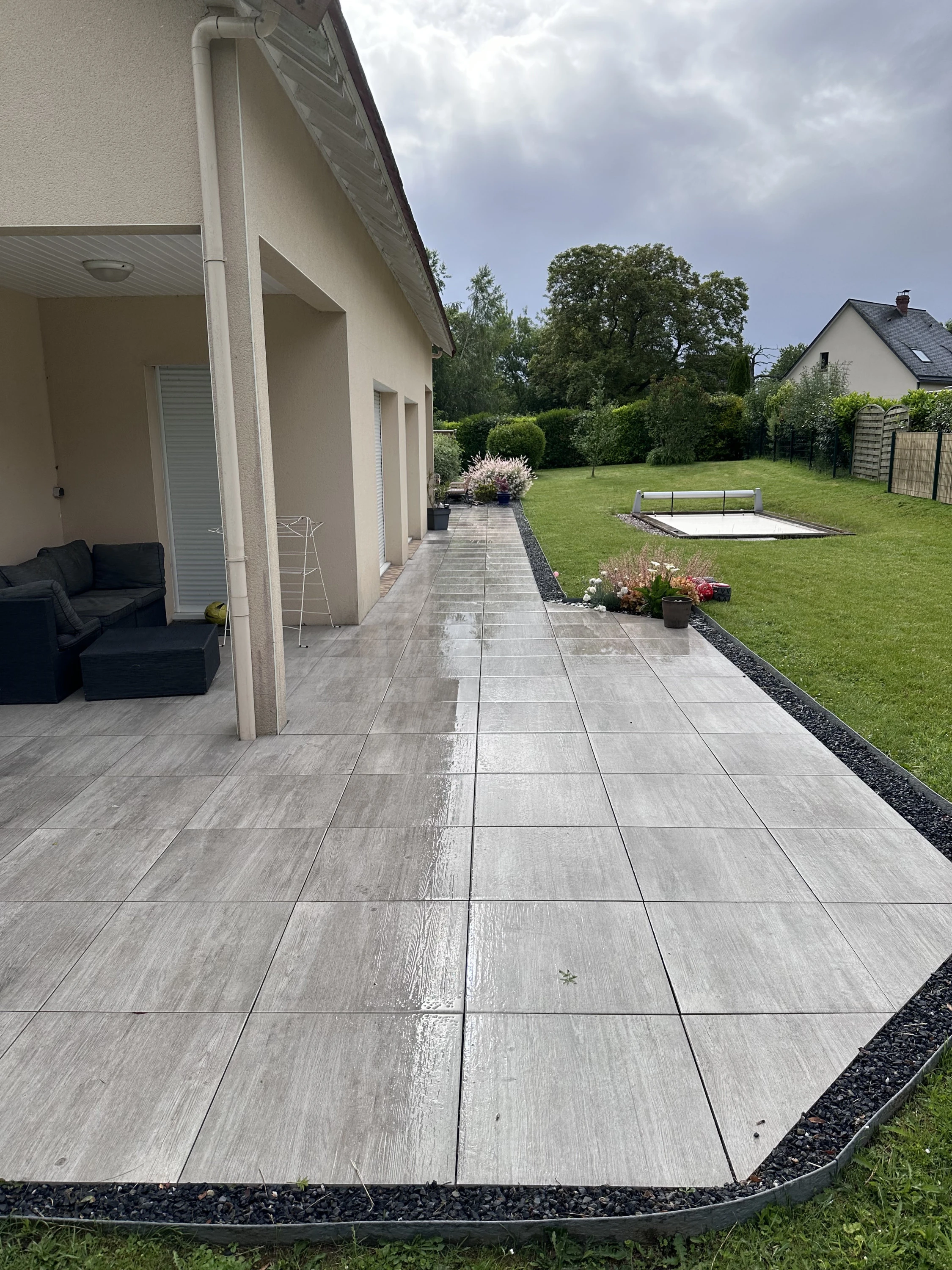 Du Rêve au jardin -Création de terrasse en céramique à Neauphle-le-Château