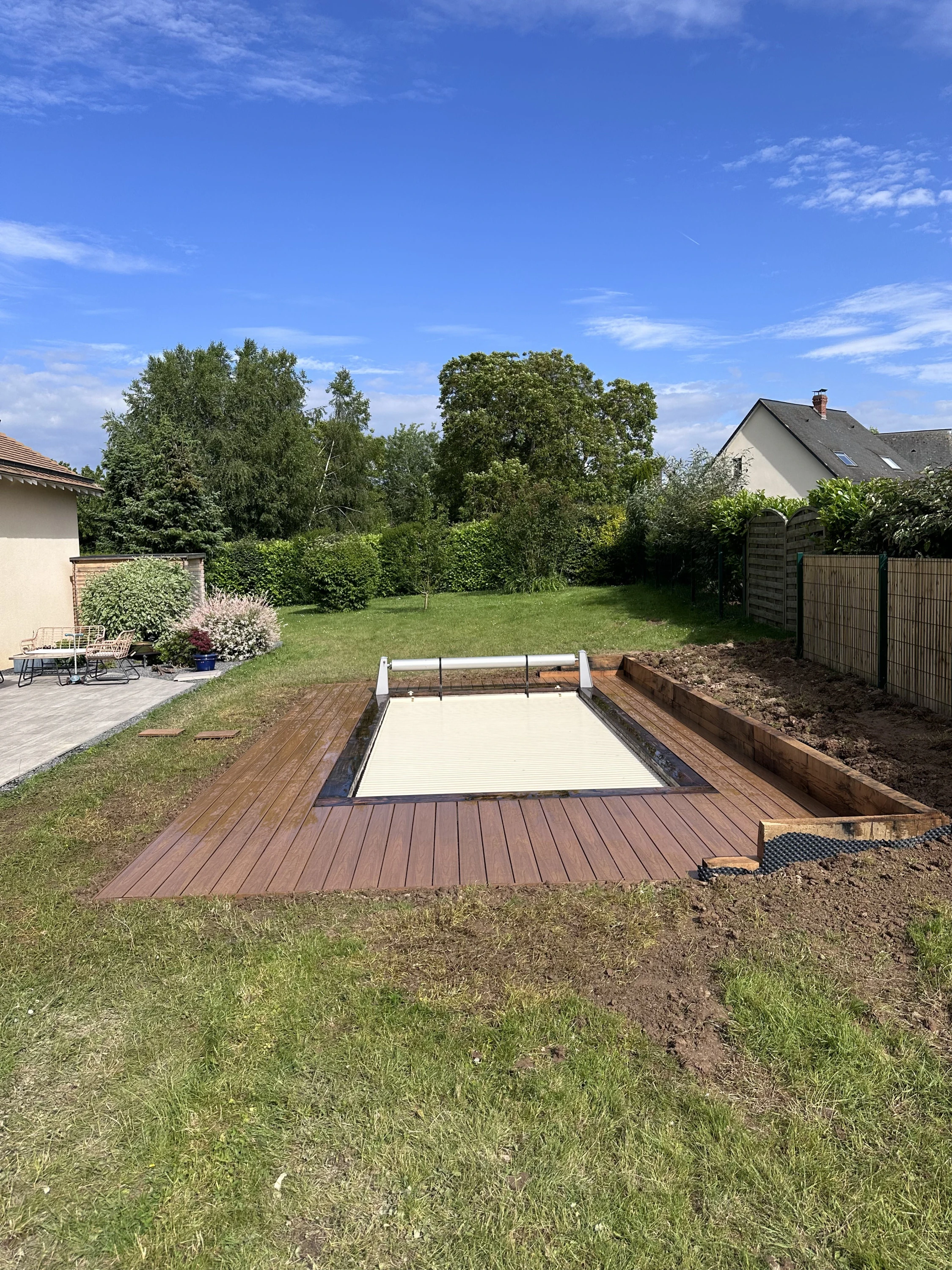 Du Rêve au jardin -Création de terrasse en composite à Neauphle-le-Château
