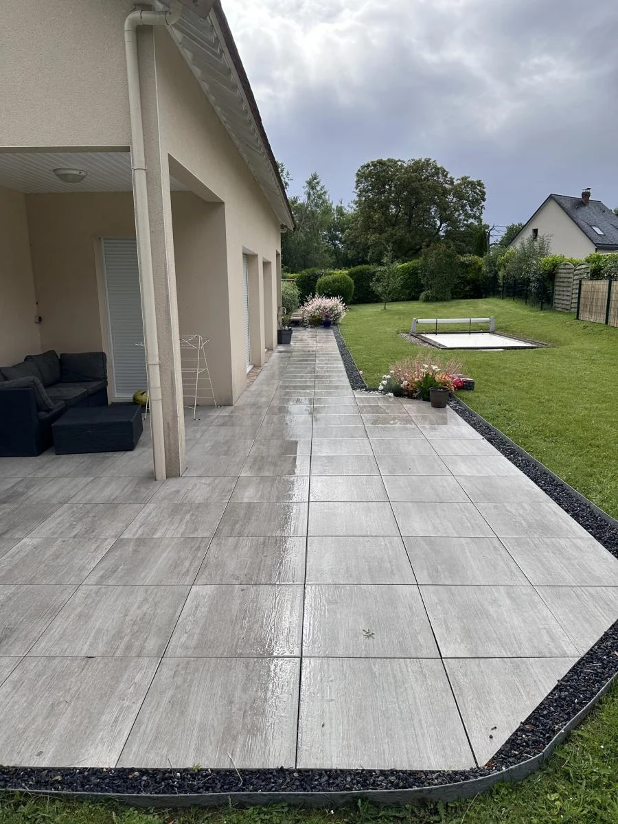 Du Rêve au jardin -Création de terrasse en céramique à Neauphle-le-Château
